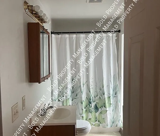 518 N 8th St #3 — Photo 9