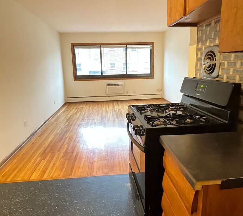 Kingfield Neighborhood 2nd Floor, Heat Paid, Pets USI