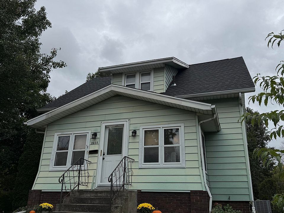 1st image of 2609 Wells St