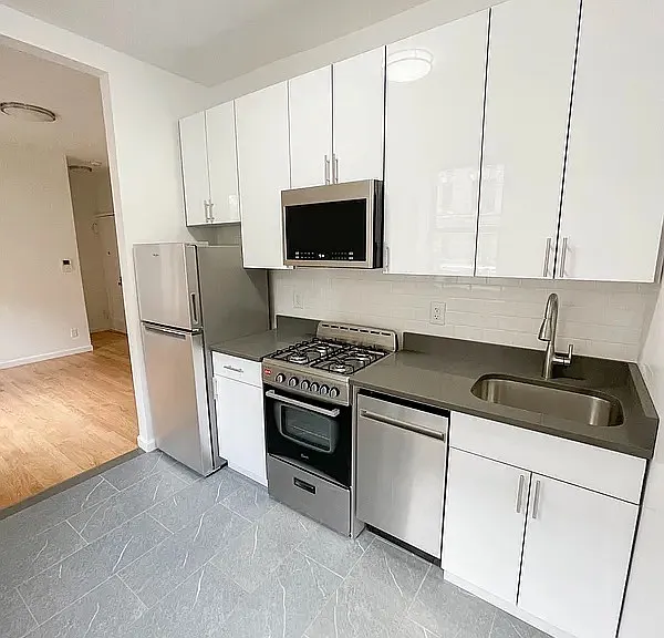 200 W 84th St #2D — Photo 6