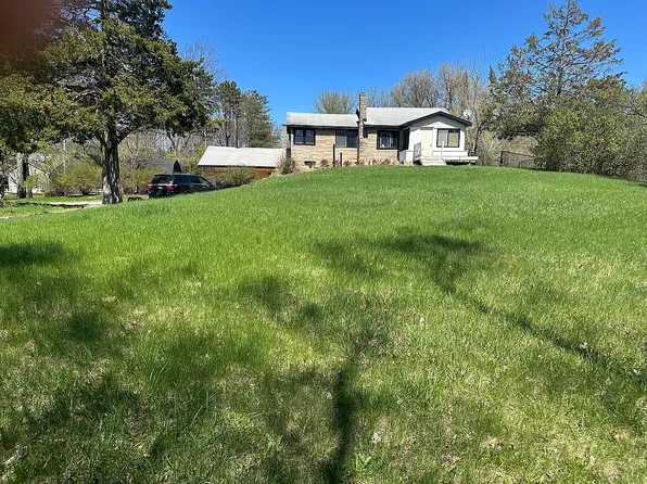 2200 W Drahner Rd, Oxford, MI 48371