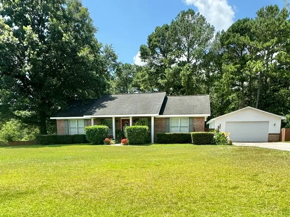 204 Stowe Ferry Lndg, Alexander City, AL 35010