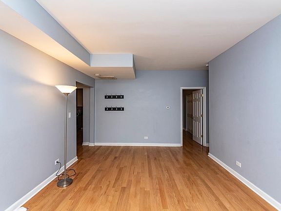 3rd image of 4847 N Wolcott Ave APT 1W