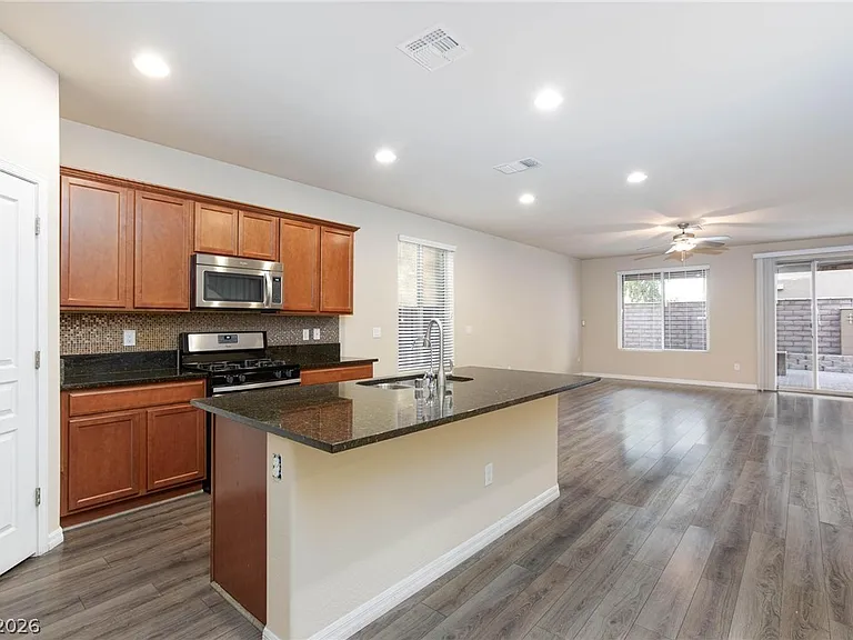 10956 Hunting Hawk Rd — Photo 12