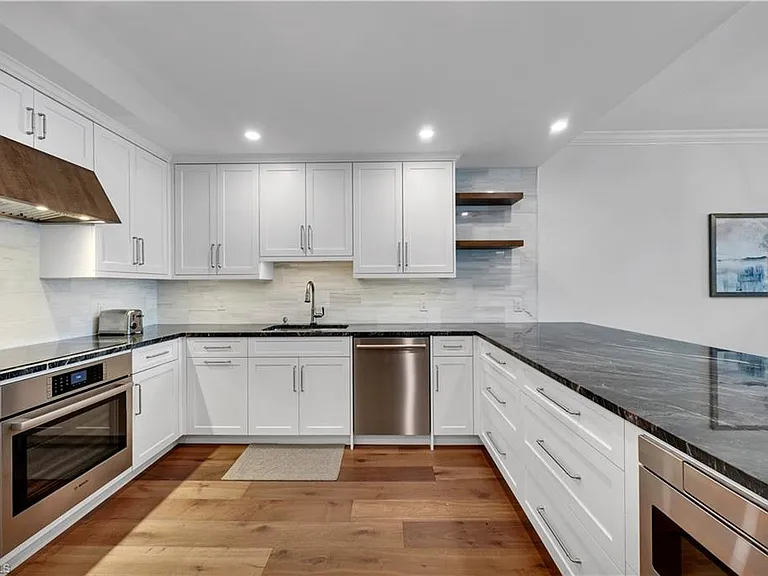 4000 Gulf Shore Blvd N #1400 — Photo 8