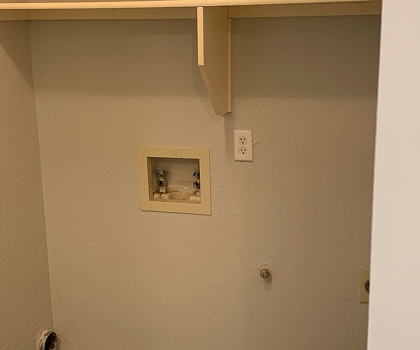 1st image of 4102 S Sycamore Pl