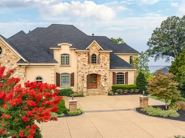 809 Riverside Dr, Newport News, VA 23606