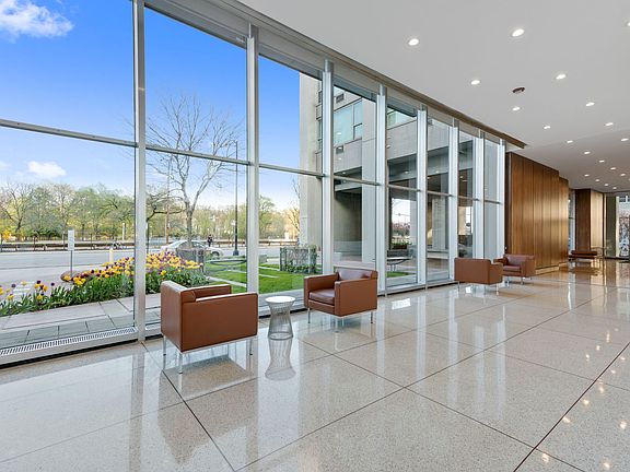 5th image of 3600 N Lake Shore Dr APT 924