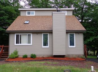 7153 Robinwood Dr, Tobyhanna, PA