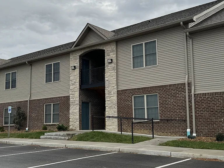 Fountain Brook Apartments — Photo 13