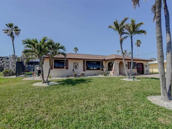 4 Fairview Blvd, Fort Myers Beach, FL 33931