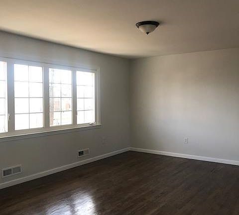 3rd image of 701 Hudson Ave Floor 2