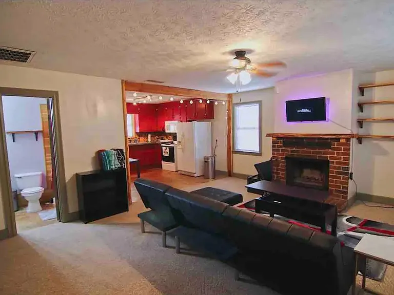 180 Sayemore Dr — Photo 3