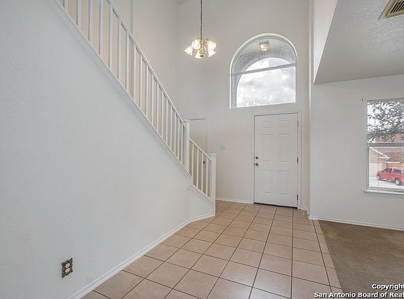 3rd image of 803 Quitman Oak