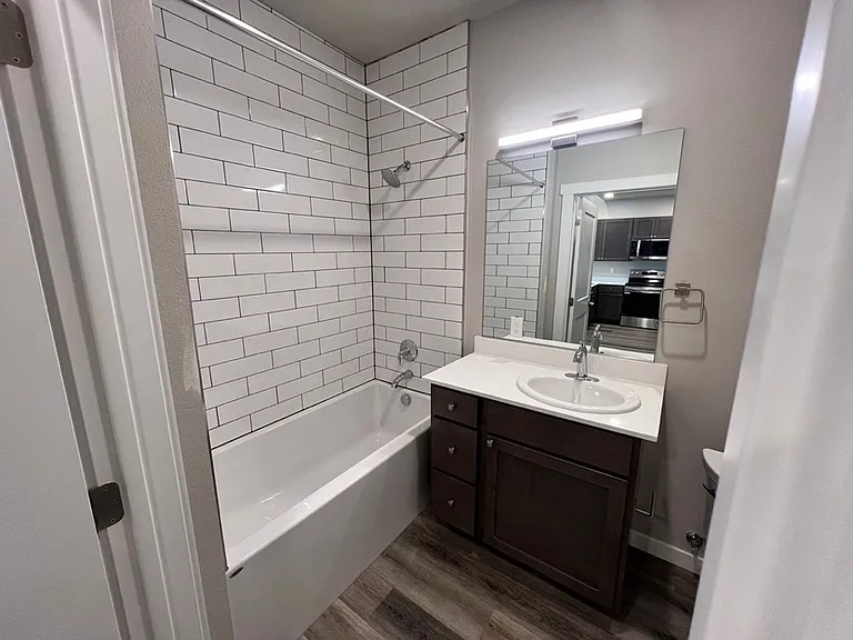 The 508 West — Photo 104