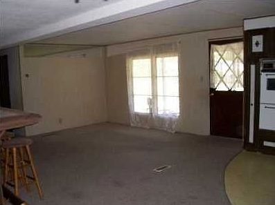 Spacious living room