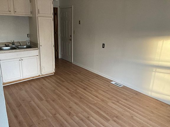 3rd image of 1712 Maryland Ave