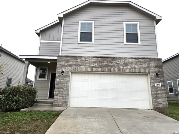 2440 Ayers Dr, Seguin, TX 78155