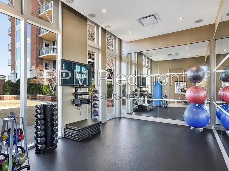 1820 Peachtree Rd #911 — Photo 40