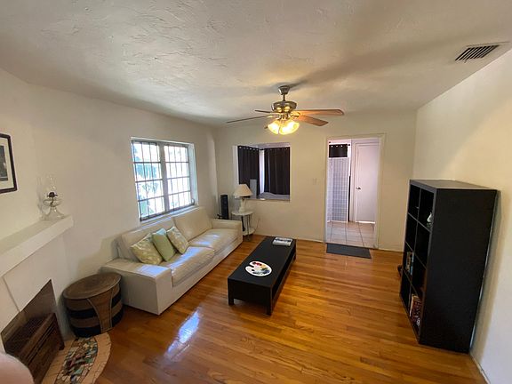 Living room/ Entry/ Den