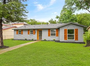 718 Cherry Laurel Ln, Dallas, TX 75211