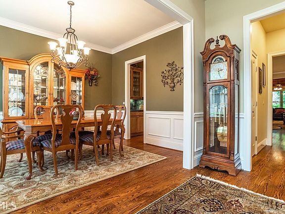 3rd image of 1728 Legrand Cir