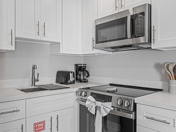 3rd image of 1812 Flagler Ave #8