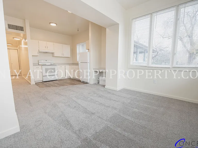 223 E 3rd Ave — Photo 21