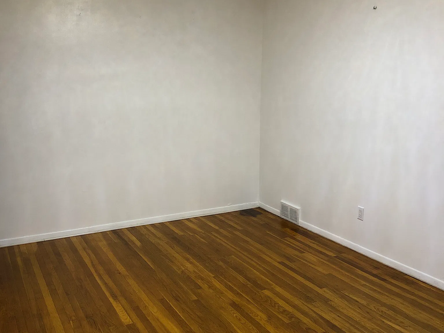 3 bed, 2.5 bath, 1554 sqft, $2,300 — Photo 4
