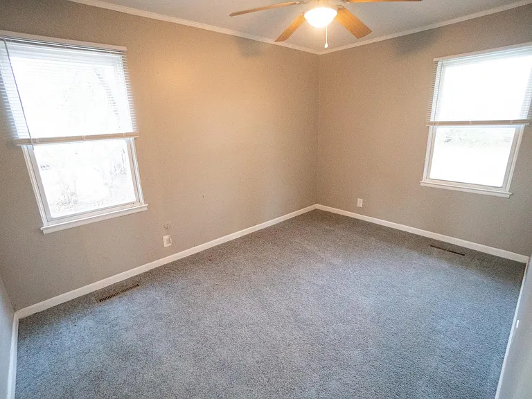 22760 Rosewood Ave — Photo 12