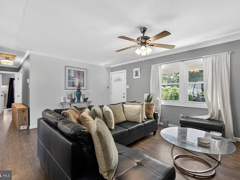 19 Earnshaw Ln — Photo 5