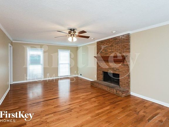 3rd image of 2107 Amherst Trl SE