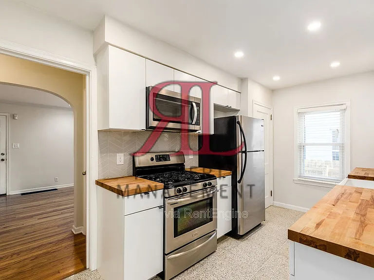 317 E Royal Forest Blvd — Photo 14