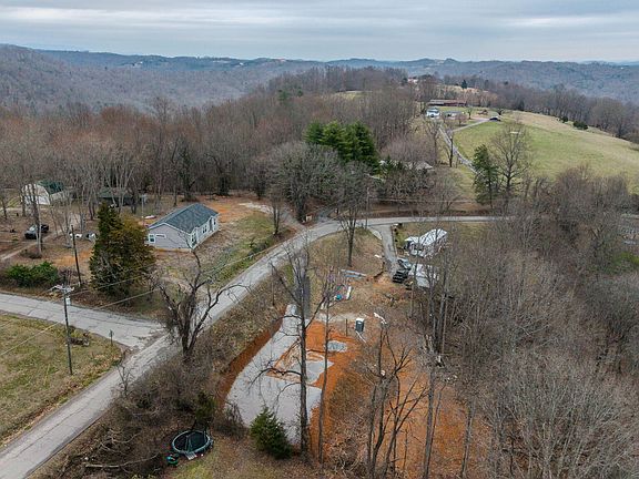 3rd image of 294 Landmark Rd