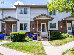 25 Heritage Dr, North Liberty, IA 52317