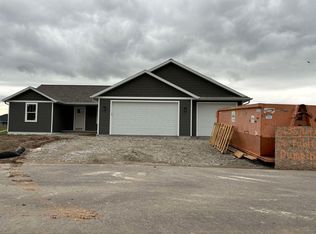 5635 N Acadia Dr, Appleton, WI 54913