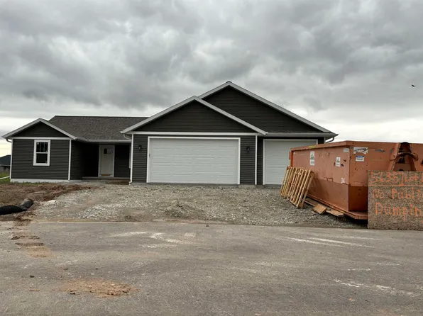 5635 N Acadia Dr, Appleton, WI 54913