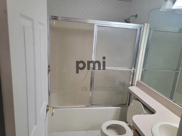 1306 Arthur Ave #9 — Photo 5