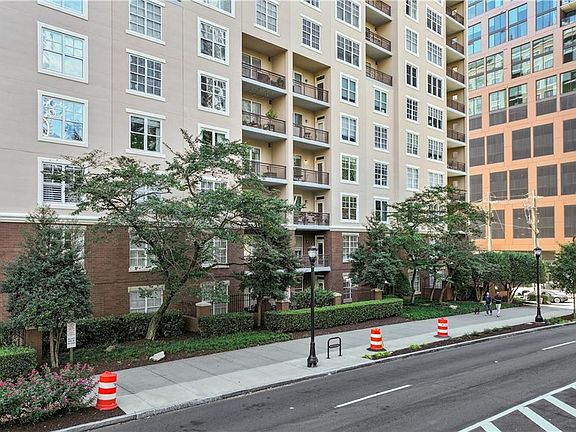 2nd image of 1101 Juniper St NE APT 319