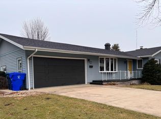 450 Midland Dr, Kewanee, IL 61443