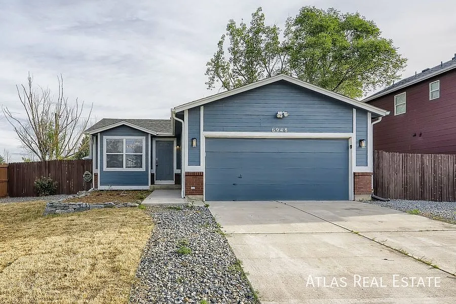 Available Now! || Spectacular 3 Bed-2 Bath With Flex Space In Fountain! — Photo 1
