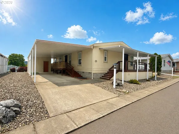 213 River Ridge Ave, Roseburg, OR 97471
