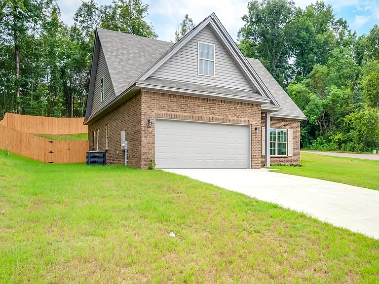 246 Brownstone Loop — Photo 2