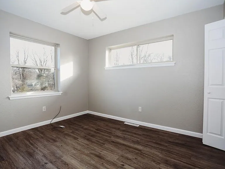 494 N Main St #B — Photo 11