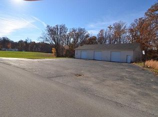 100 Elmer Richardson Rd, Irvine, KY 40336