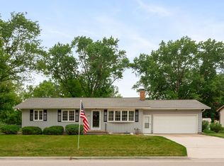 218 Oregon Rd, Cedar Falls, IA 50613