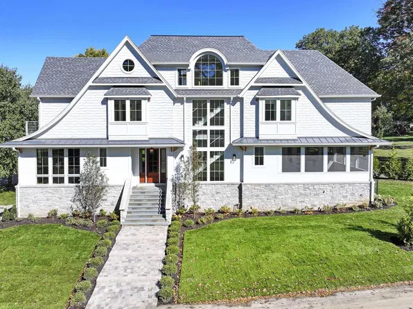 W2890 Hollybush DRIVE, Lake Geneva, WI 53147