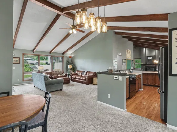 1503 Nevin Dr, Knoxville, IA 50138