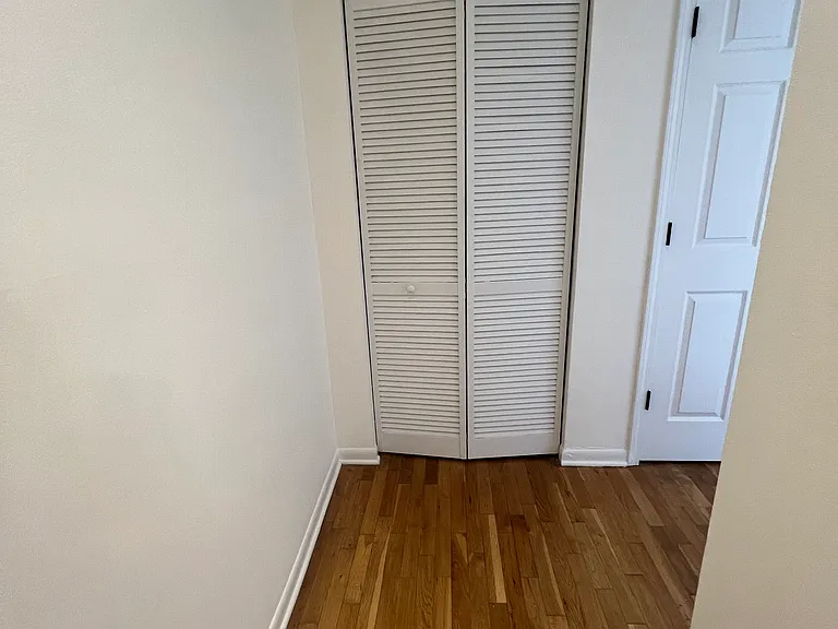 351 W Oak St #104 — Photo 20