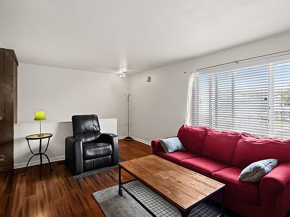 4th image of 1451 Cove Dr #199D